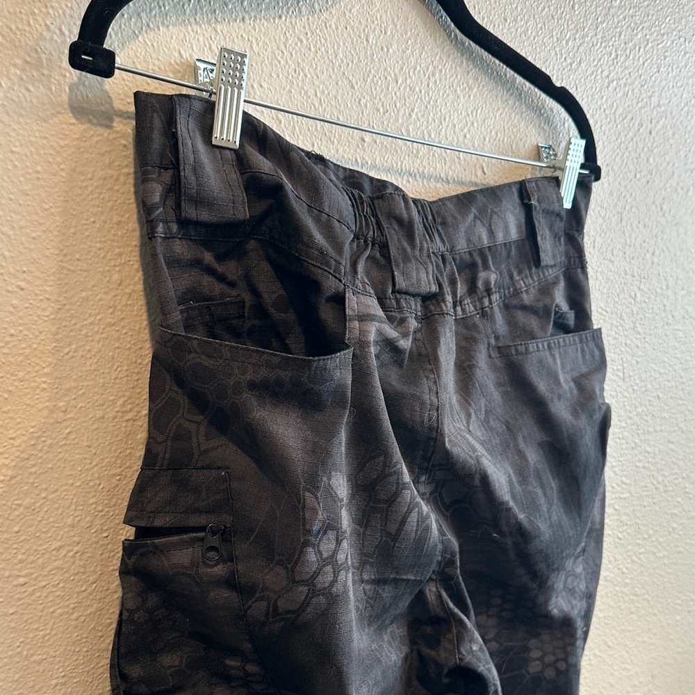 Gray Patterned Pants - Picture 7 of 8